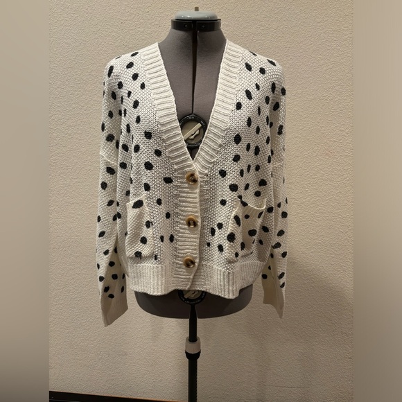 Umgee Sweaters - Women’s Umgee polka dot cardigan.